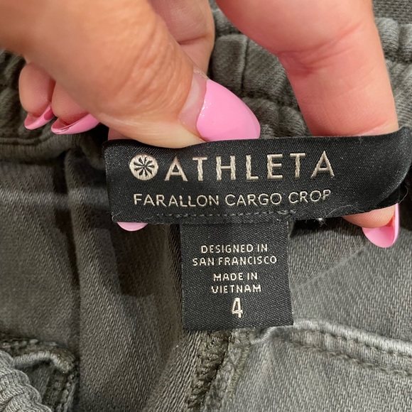 Athleta Farallon Cargo Crop Pants in Cypress Green Size 4 - Picture 8 of 9